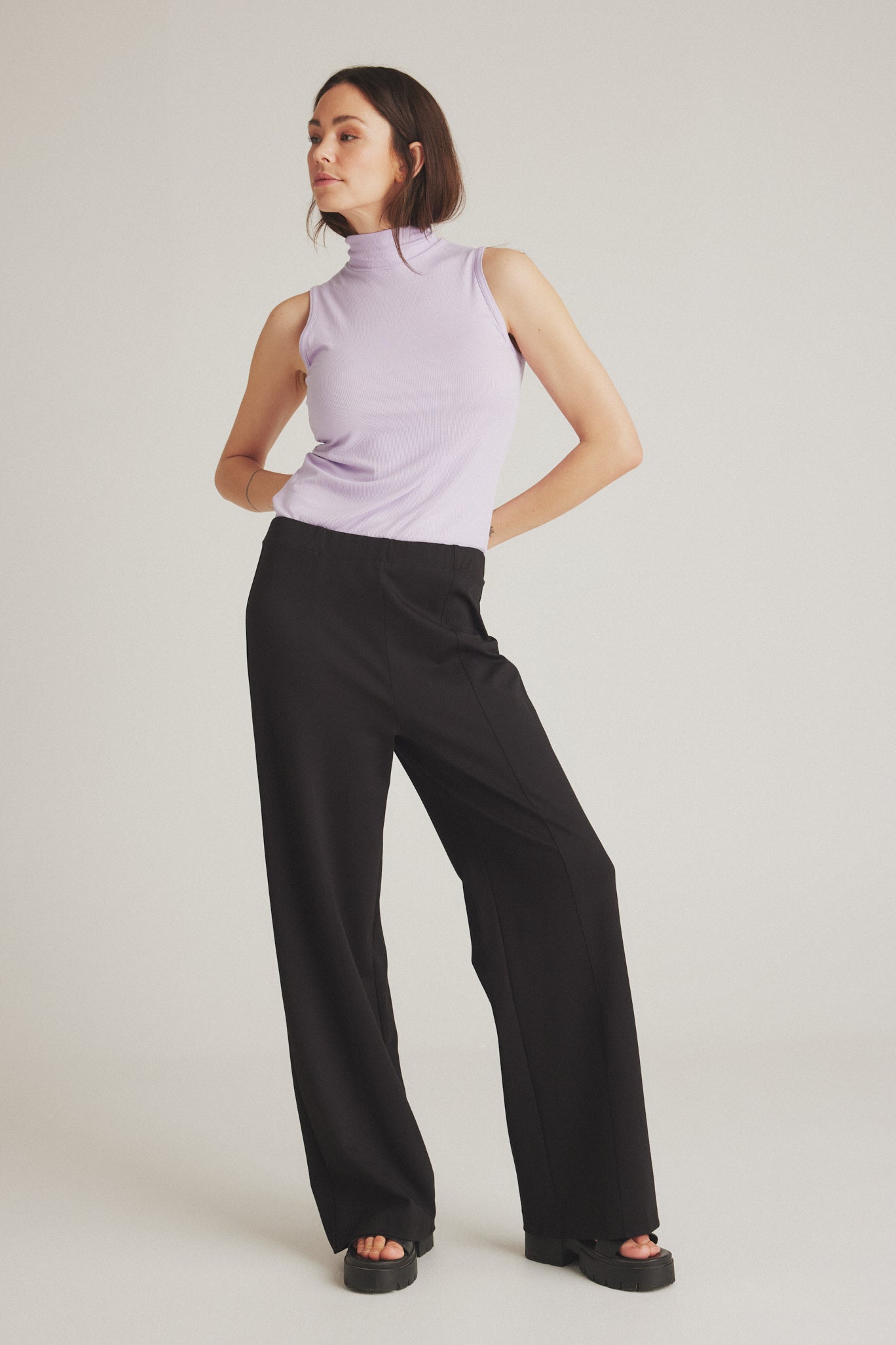 LUXZUZ // ONE TWO Bia Top Top 407 Lilacs Bloom