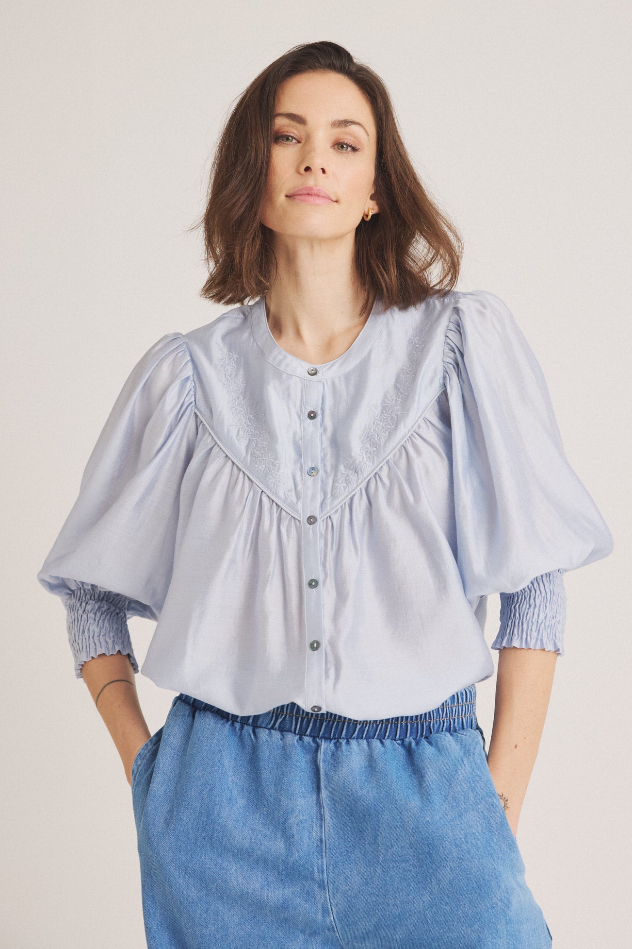 LUXZUZ // ONE TWO Jeana Shirt Shirt 509 Baby Blue