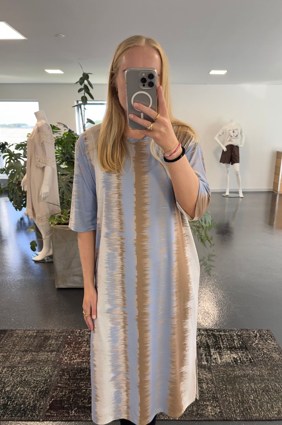 LUXZUZ // ONE TWO Aiman Dress Dress 533 Ice blue