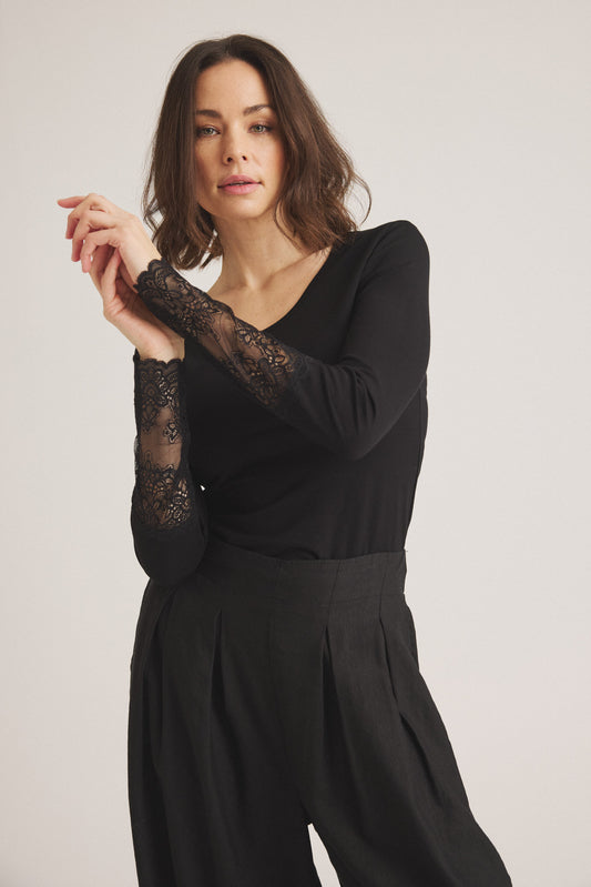 LUXZUZ // ONE TWO Gitte Bamboo T-Shirt 999 Black