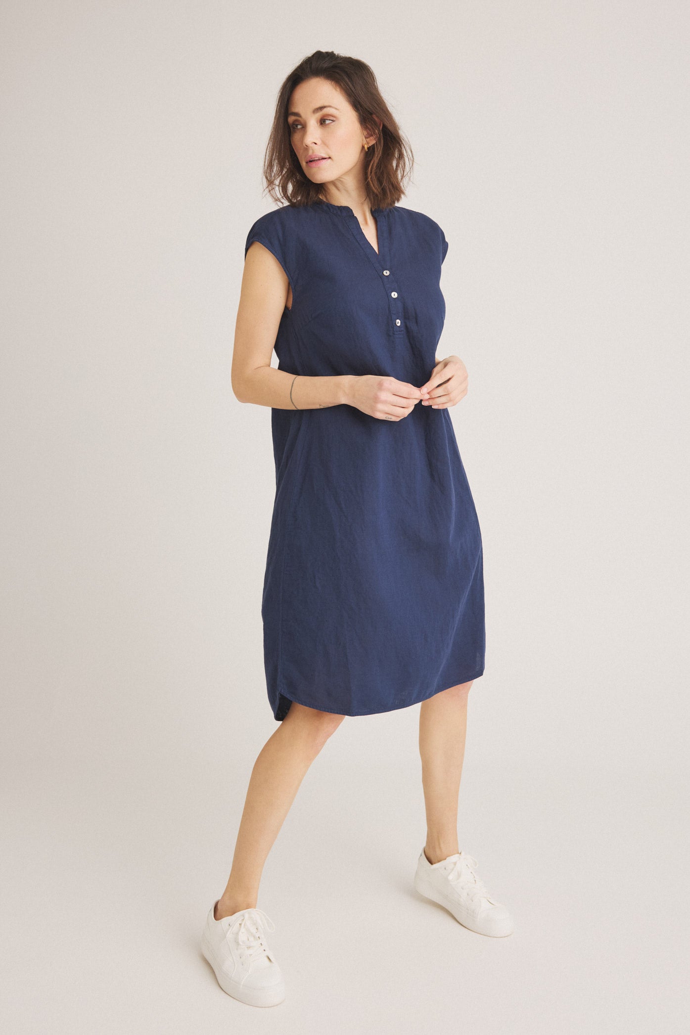 LUXZUZ // ONE TWO Kikanto Dress Dress 575 Navy Blue