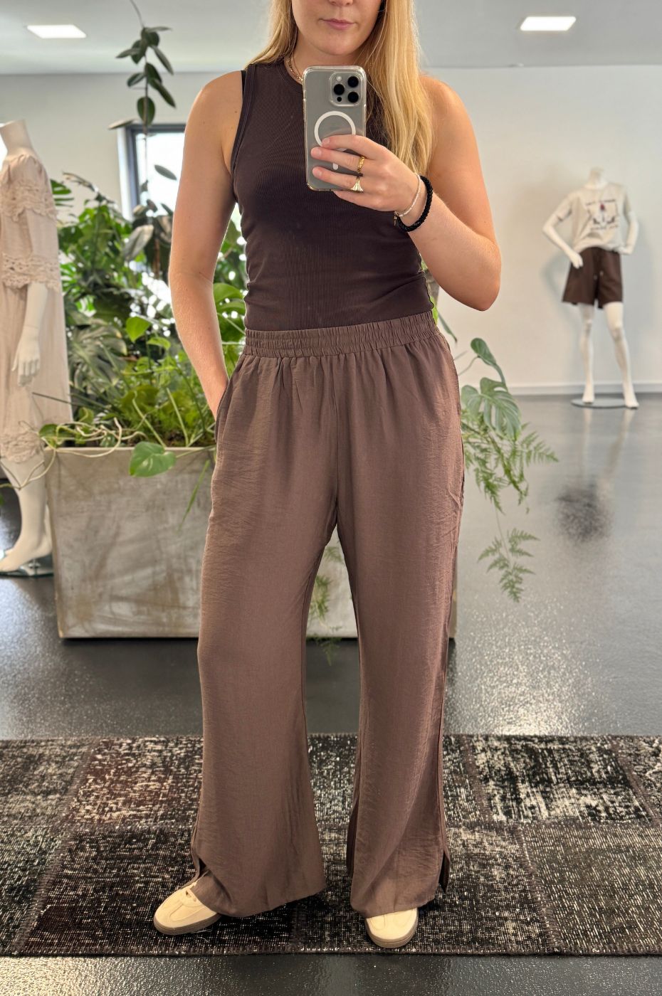 LUXZUZ // ONE TWO Margania Pant Pant 788 Chocolate Chip